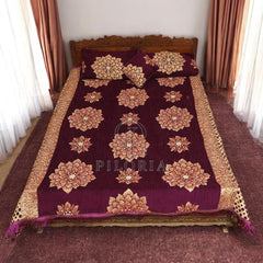 Luxurious King Size Velvet Jacquard Bedsheet β Elegant Floral Design in Deep Burgundy