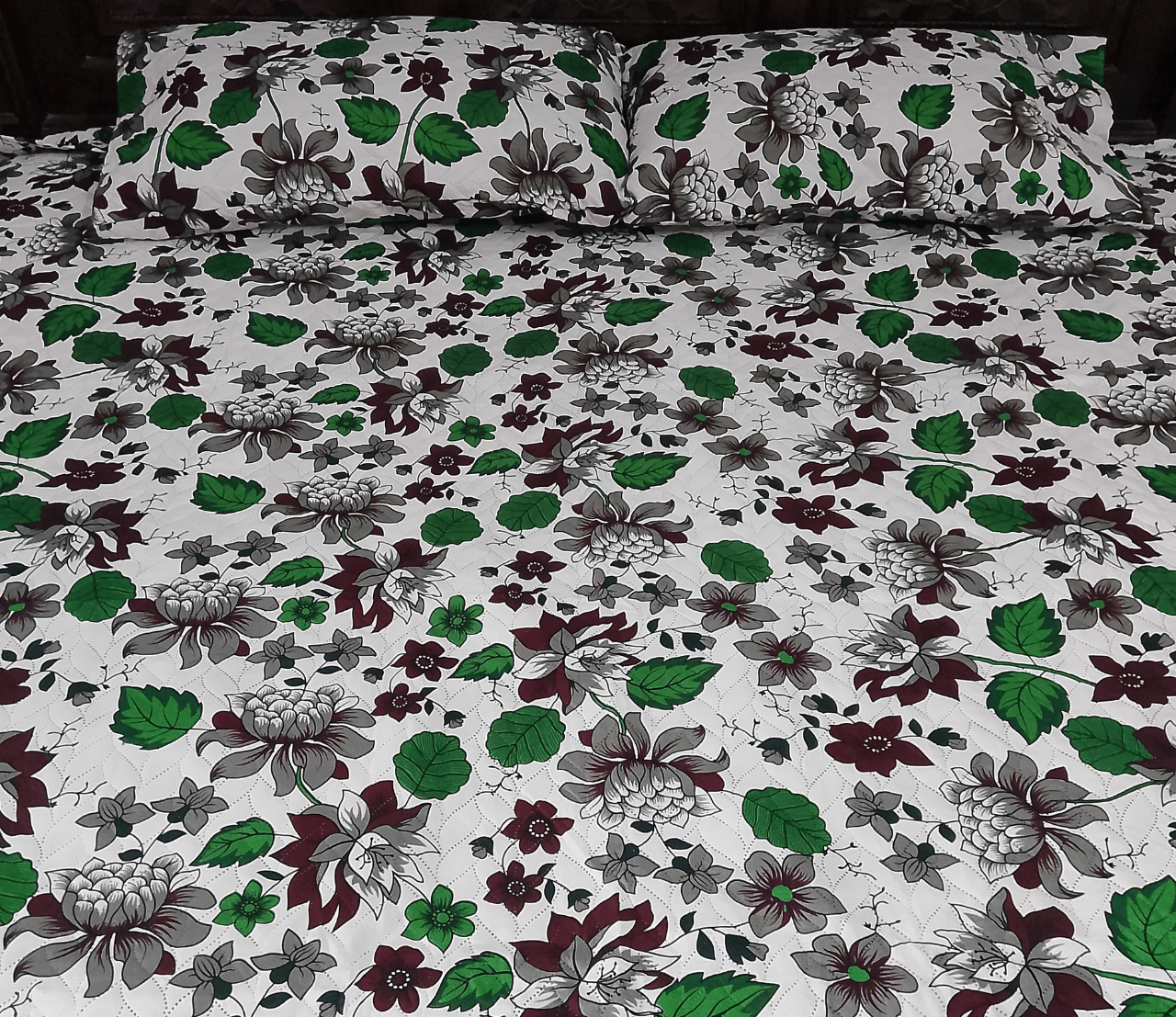 Bagh-e-Sabz – Green & Red Floral  Quilted Microfiber Bedspread