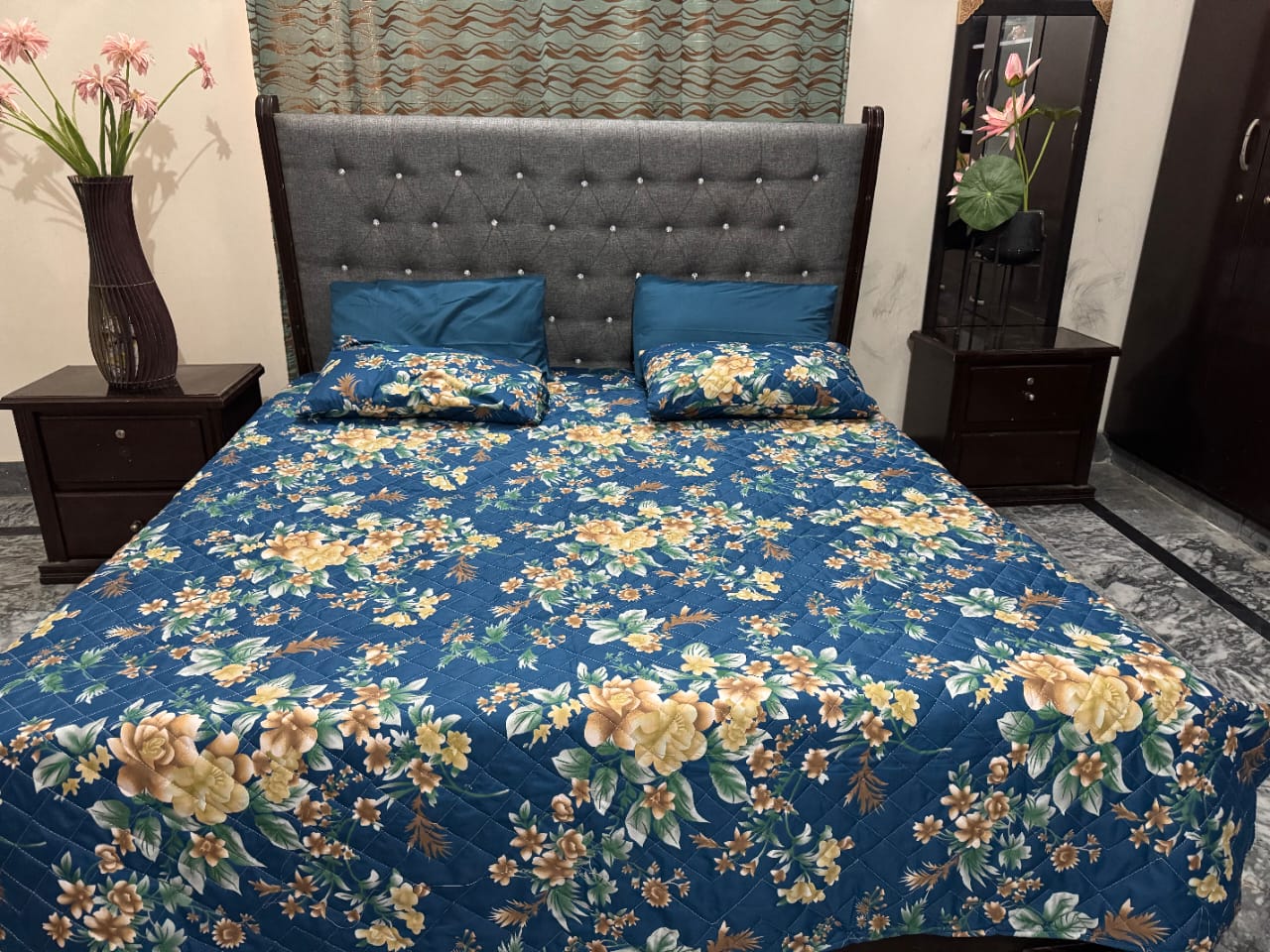 Piloria Morning Bloom – 6-Piece Blue Floral Comforter Set with Peach Accents